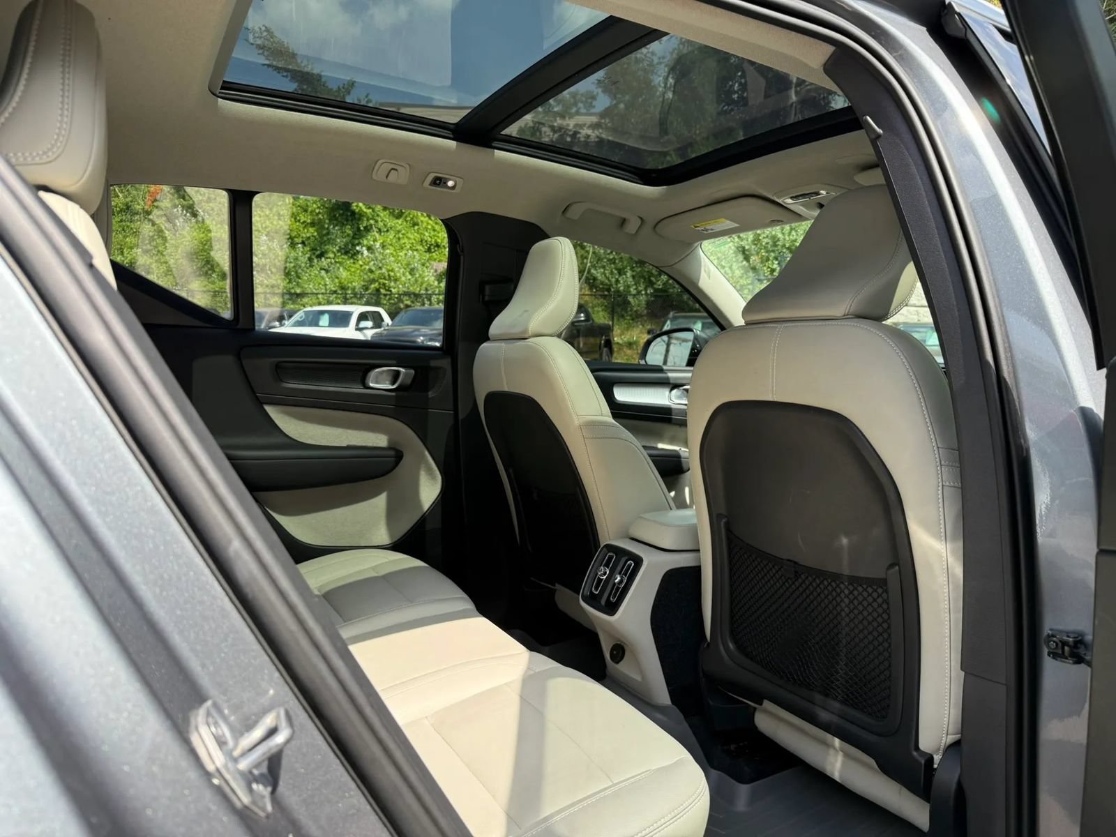 Used 2019 Volvo XC40 T5 Momentum AWD/4WD image 15