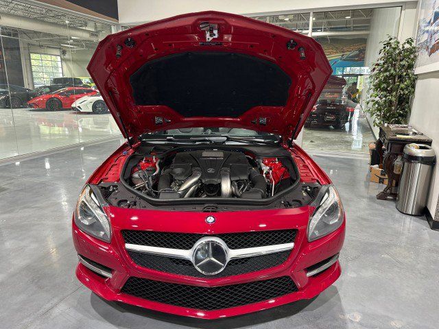 Used 2015 Mercedes-Benz SL 550 w/ Driver Assistance Package image 24