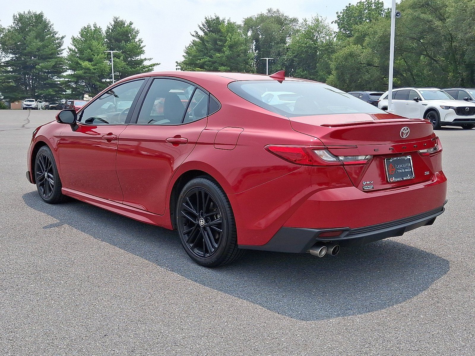 Used 2025 Toyota Camry SE FWD image 5