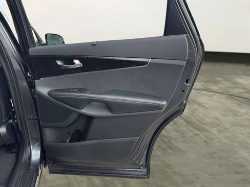 Used 2018 Kia Sorento EX FWD image 16
