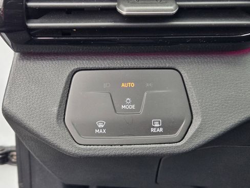 Used 2022 Volkswagen ID.4 Pro image 24