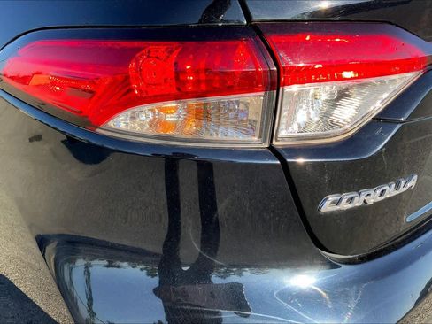 Used 2023 Toyota Corolla LE image 27