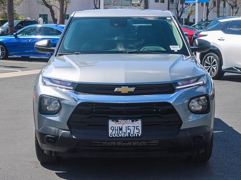 Used 2023 Chevrolet TrailBlazer LS image 2
