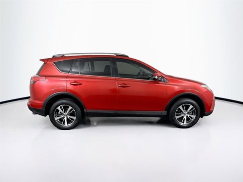 Used 2017 Toyota RAV4 XLE FWD image 9