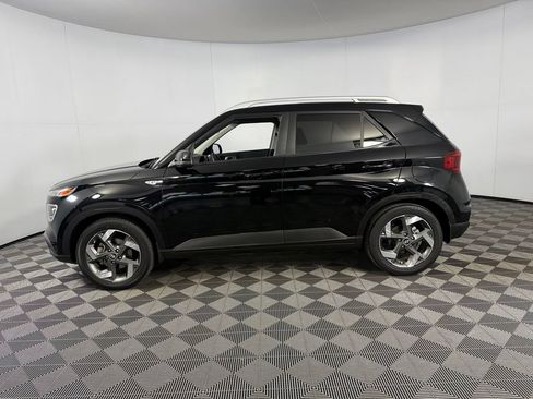 Used 2022 Hyundai Venue SEL FWD image 11