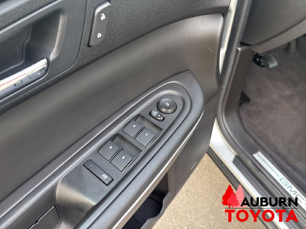 Used 2011 GMC Acadia SLT FWD image 10