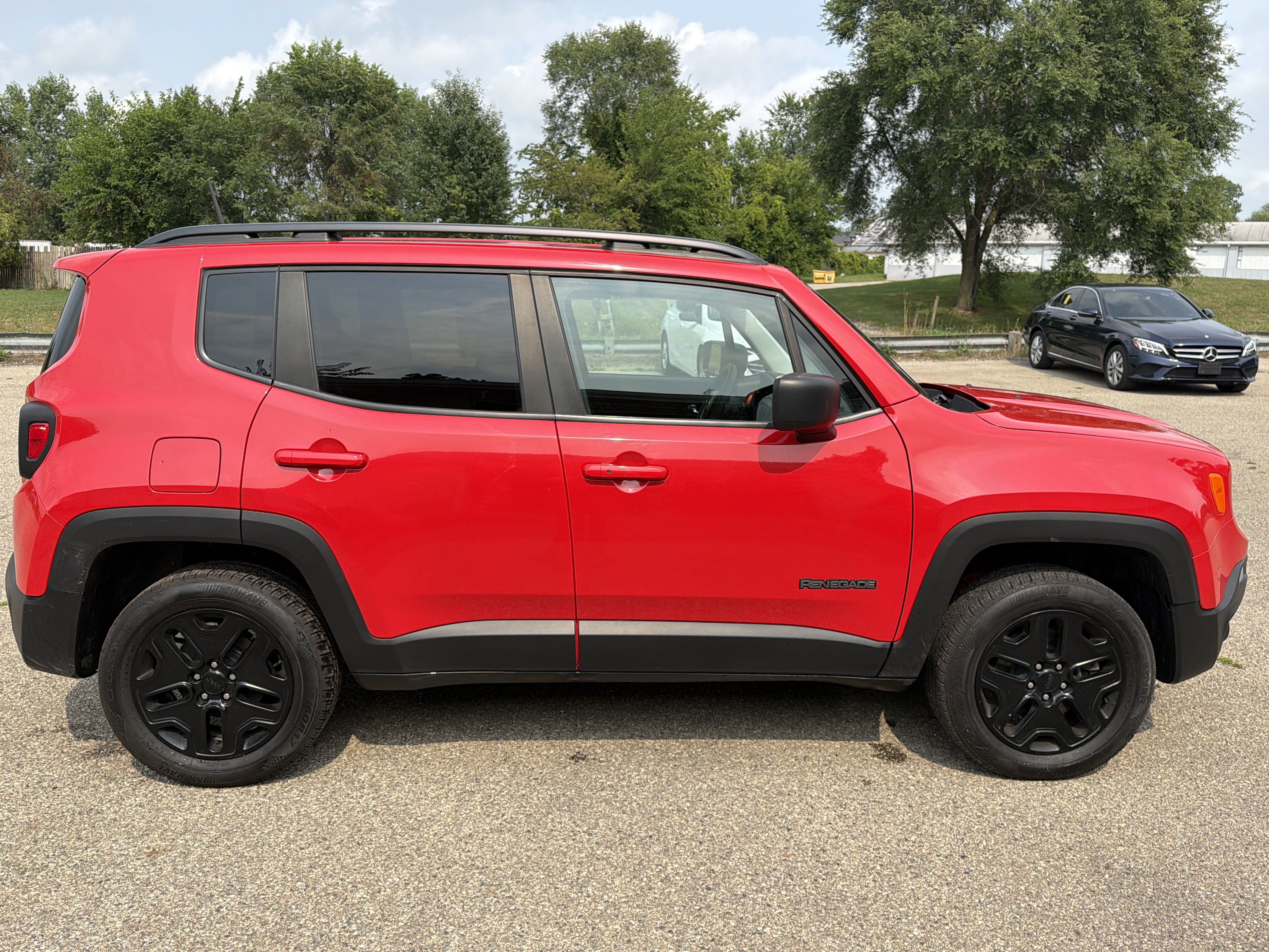 Used 2018 Jeep Renegade Sport w/ Power & Air Group AWD/4WD image 2