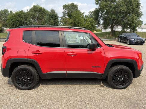 Used 2018 Jeep Renegade Sport w/ Power & Air Group AWD/4WD image 2
