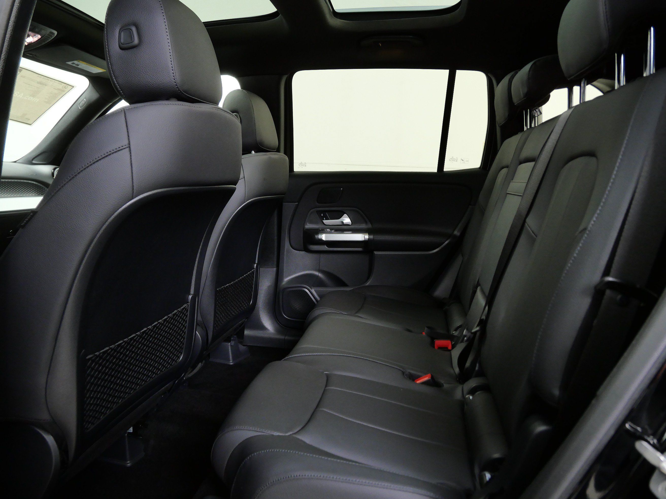 New 2026 Mercedes-Benz GLB 250 4MATIC image 9