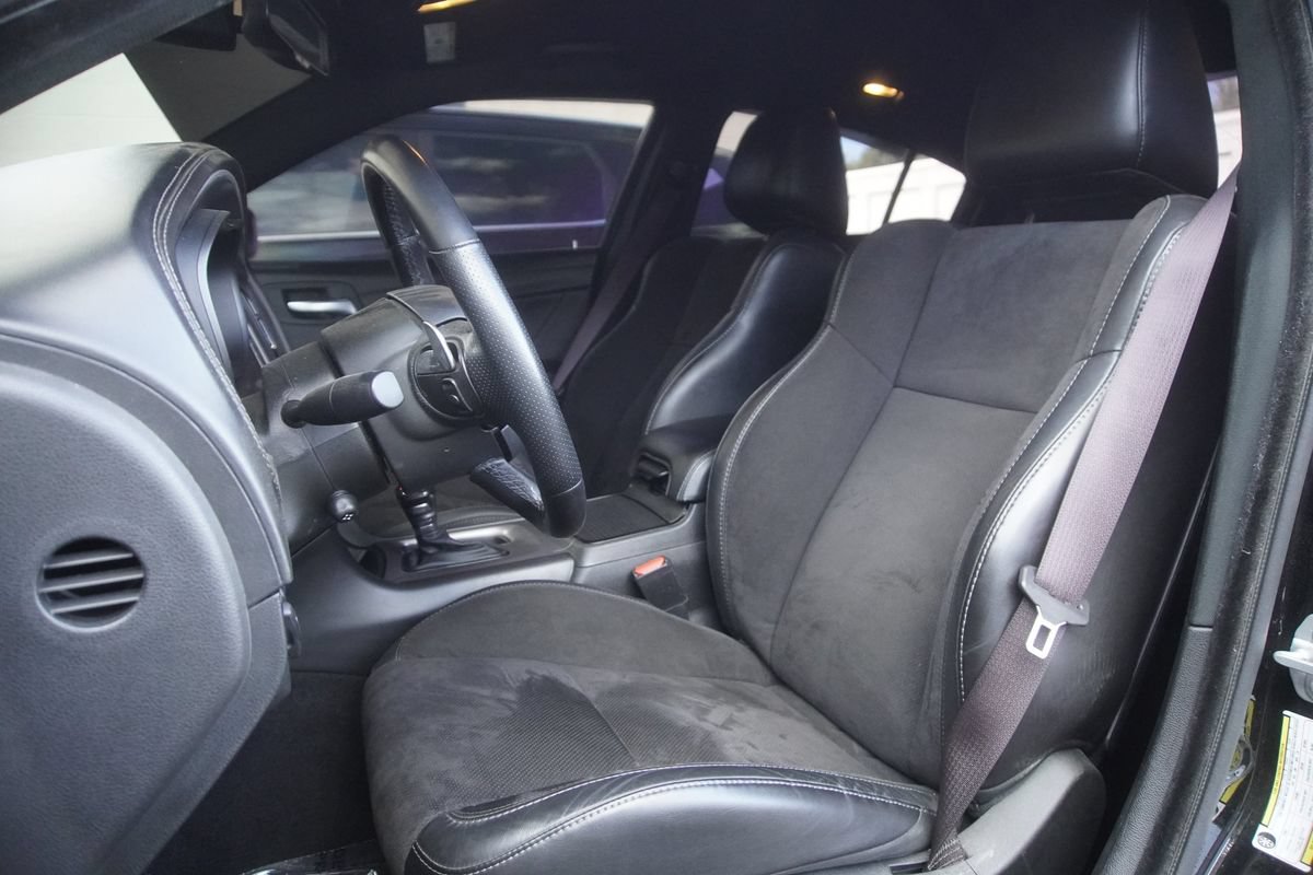 Used 2022 Dodge Charger R/T w/ Plus Group RWD image 10