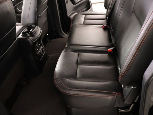 Used 2023 Nissan Titan PRO-4X w/ Pro-4x Convenience Package image 13