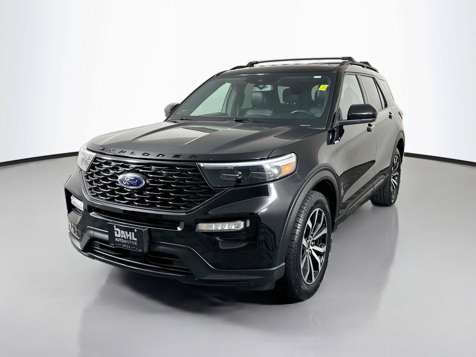 Used 2023 Ford Explorer ST-Line AWD/4WD image 4