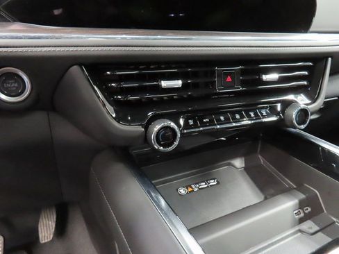 Used 2025 Chevrolet Suburban Z71 w/ Z71 Off-Road Package image 62