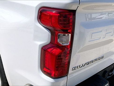 Used 2020 Chevrolet Silverado 1500 LT w/ Texas Edition RWD image 36