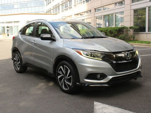 Used 2019 Honda HR-V Sport image 1