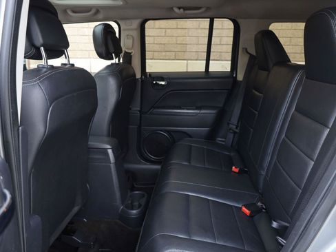 Used 2016 Jeep Patriot High Altitude AWD/4WD image 17