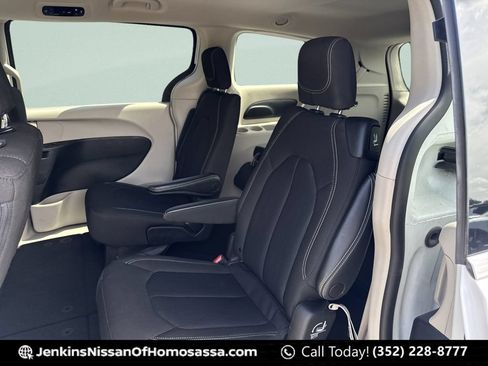 Used 2023 Chrysler Voyager LX FWD image 29