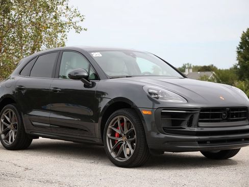 Certified 2025 Porsche Macan GTS AWD/4WD image 34