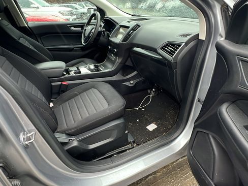 Used 2020 Ford Edge SE image 19