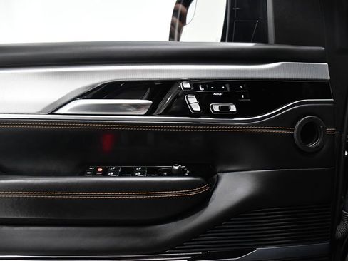 Used 2022 Jeep Grand Wagoneer Series III w/ Rear Seat Video Group 1 image 17