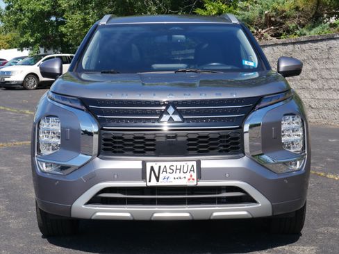 Used 2024 Mitsubishi Outlander SEL AWD/4WD image 2