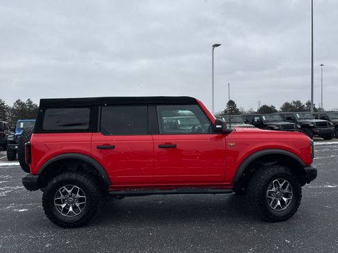 Used 2022 Ford Bronco Badlands image 2