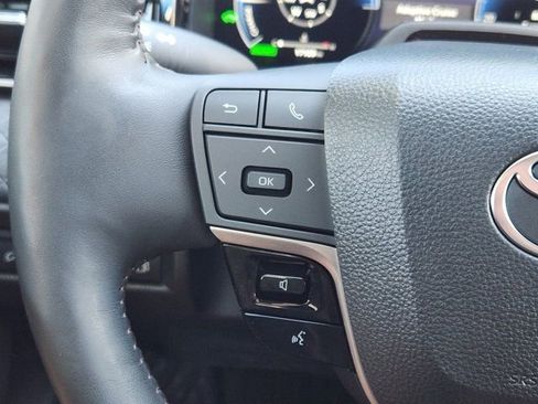 Used 2025 Toyota Camry XLE image 29