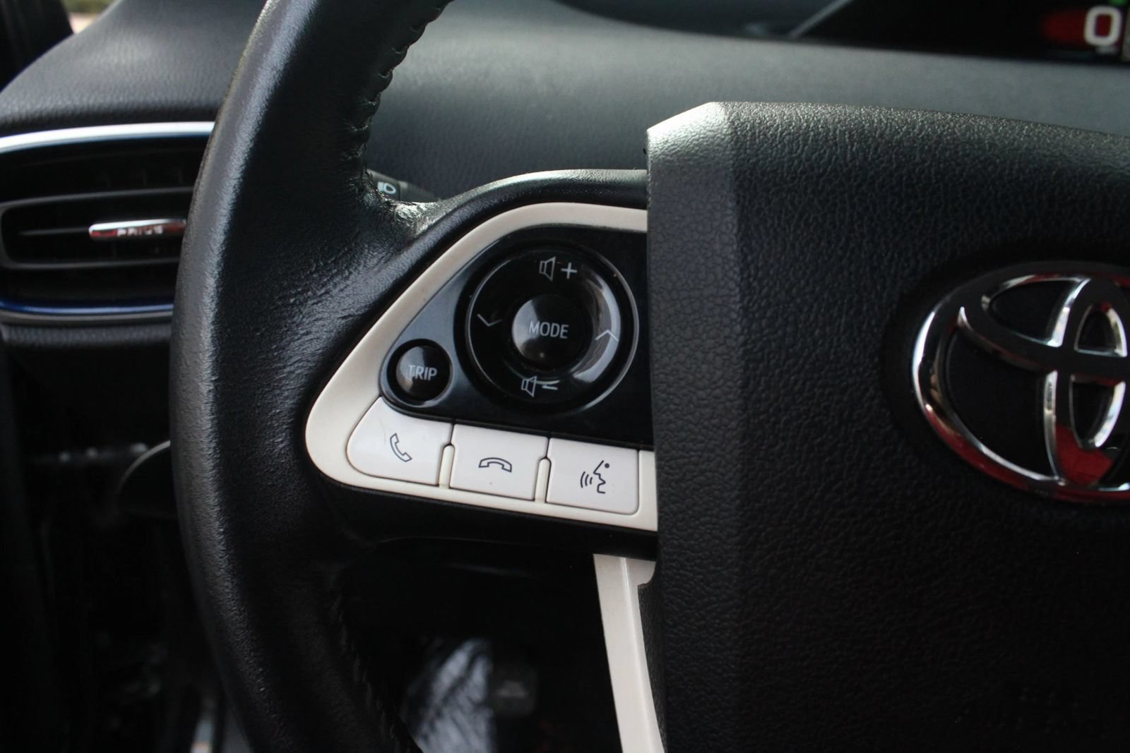 Used 2016 Toyota Prius Four Touring FWD image 26
