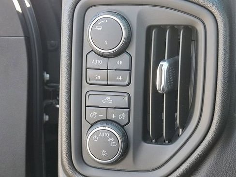 Used 2019 Chevrolet Silverado 1500 Custom Trail Boss w/ Custom Convenience Package image 25