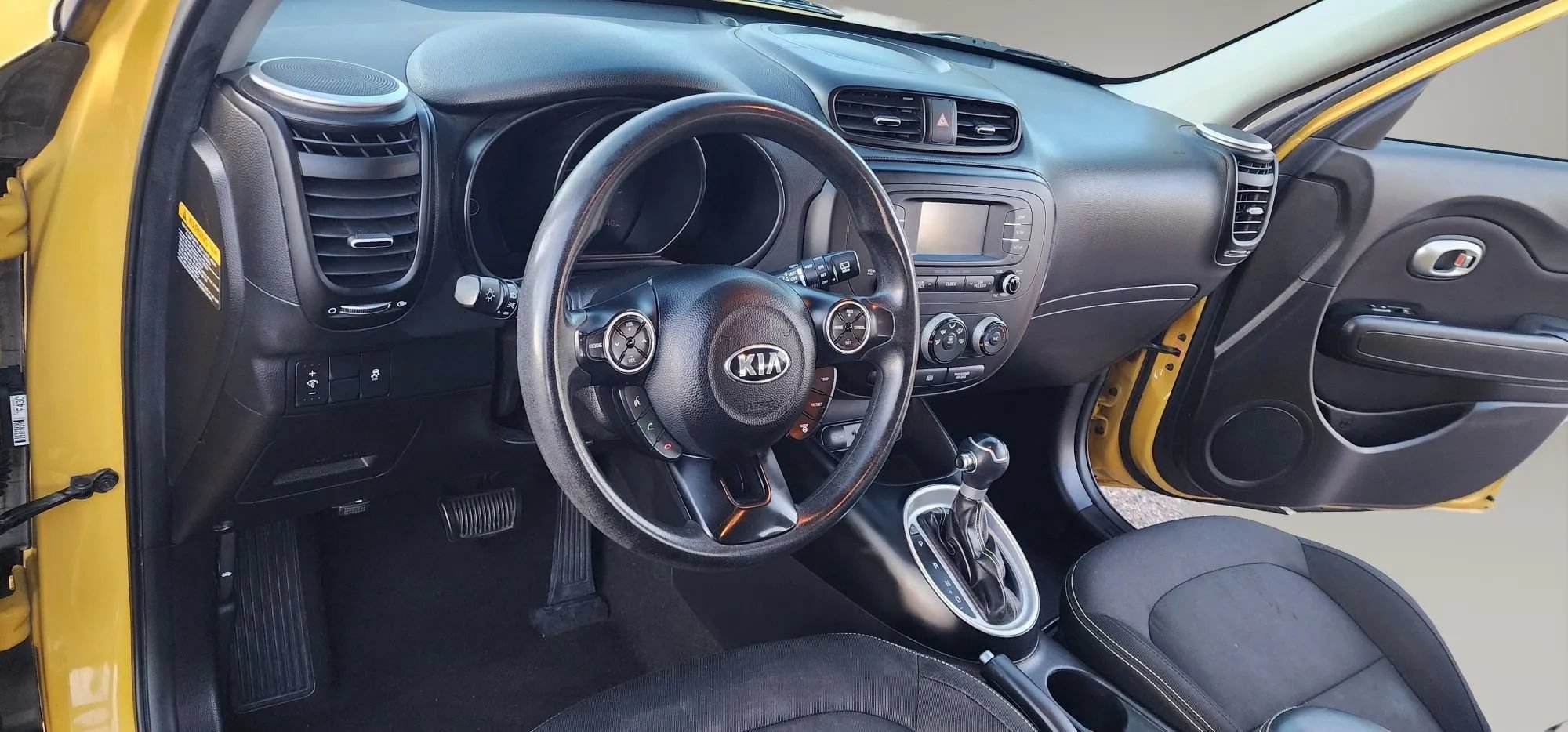 Used 2016 Kia Soul + FWD image 13