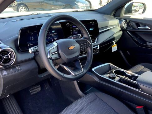 Used 2026 Chevrolet Equinox LT FWD image 15