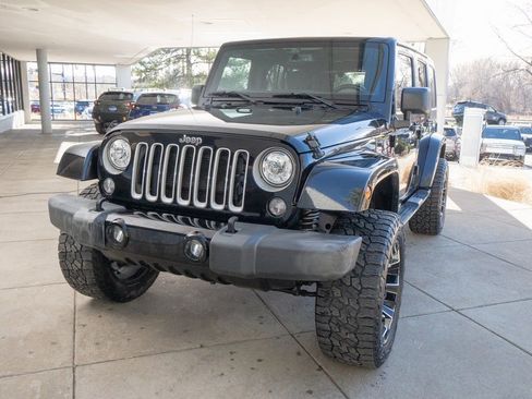Used 2018 Jeep Wrangler Unlimited Sahara w/ Max Tow Package image 3