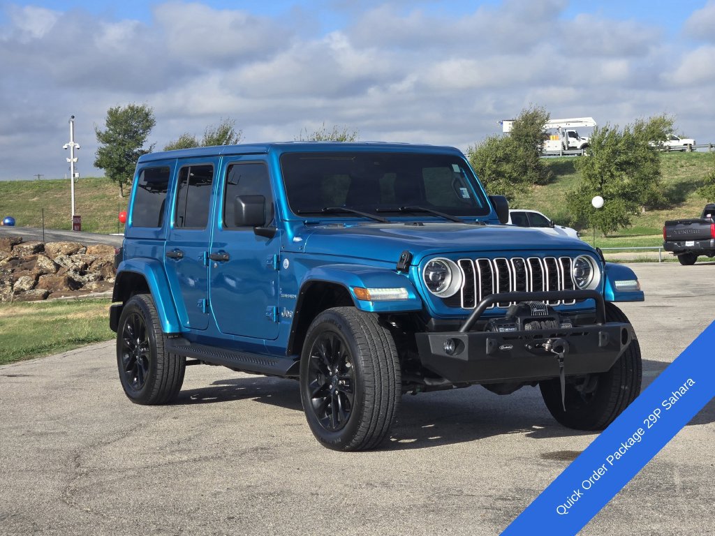 Used 2024 Jeep Wrangler Unlimited Sahara w/ Technology Group AWD/4WD image 3
