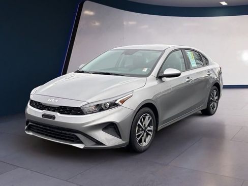 Certified 2023 Kia Forte LXS image 1