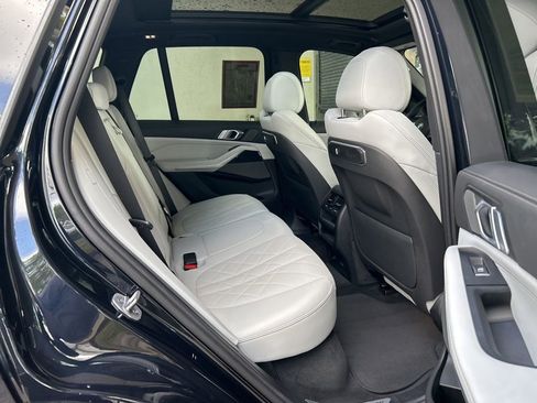 Used 2024 BMW X5 sDrive40i w/ M Sport Package image 29