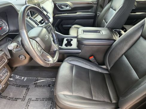 Used 2021 Chevrolet Tahoe Z71 w/ Luxury Package AWD/4WD image 4