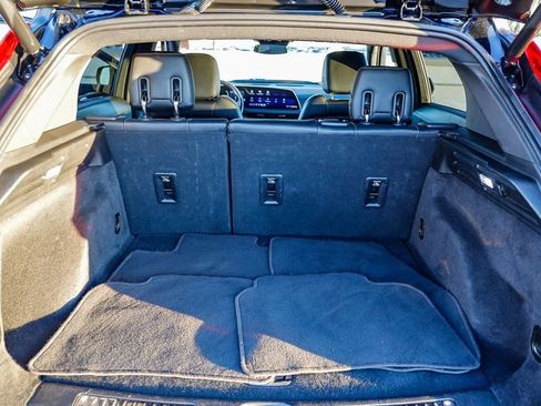 Used 2024 Cadillac XT4 Premium Luxury image 30