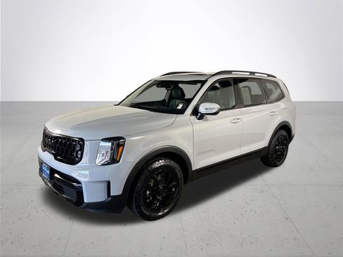 Used 2025 Kia Telluride AWD image 2