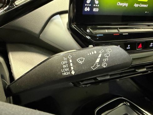 Used 2023 Volkswagen ID.4 Pro image 37