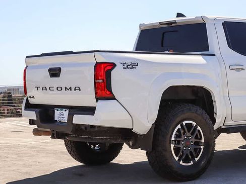 Used 2024 Toyota Tacoma TRD Sport w/ TRD Sport Premium Package AWD/4WD image 9