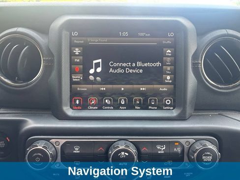Used 2023 Jeep Gladiator Overland AWD/4WD image 4