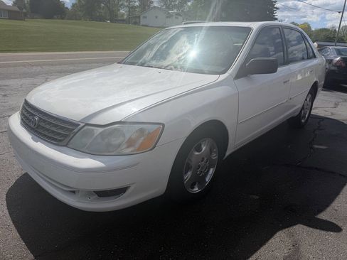 Used 2004 Toyota Avalon XLS FWD image 2