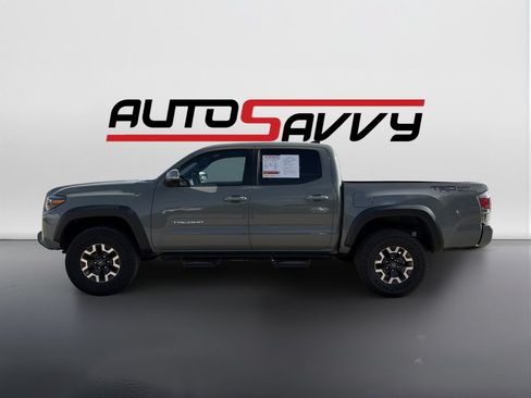 Used 2023 Toyota Tacoma TRD Off-Road w/ Technology Package RWD image 8