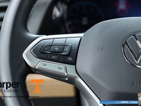 Used 2025 Volkswagen Atlas Cross Sport SE w/ Panoramic Sunroof Package image 60