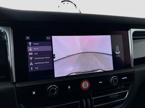Certified 2026 Porsche Macan AWD/4WD image 17