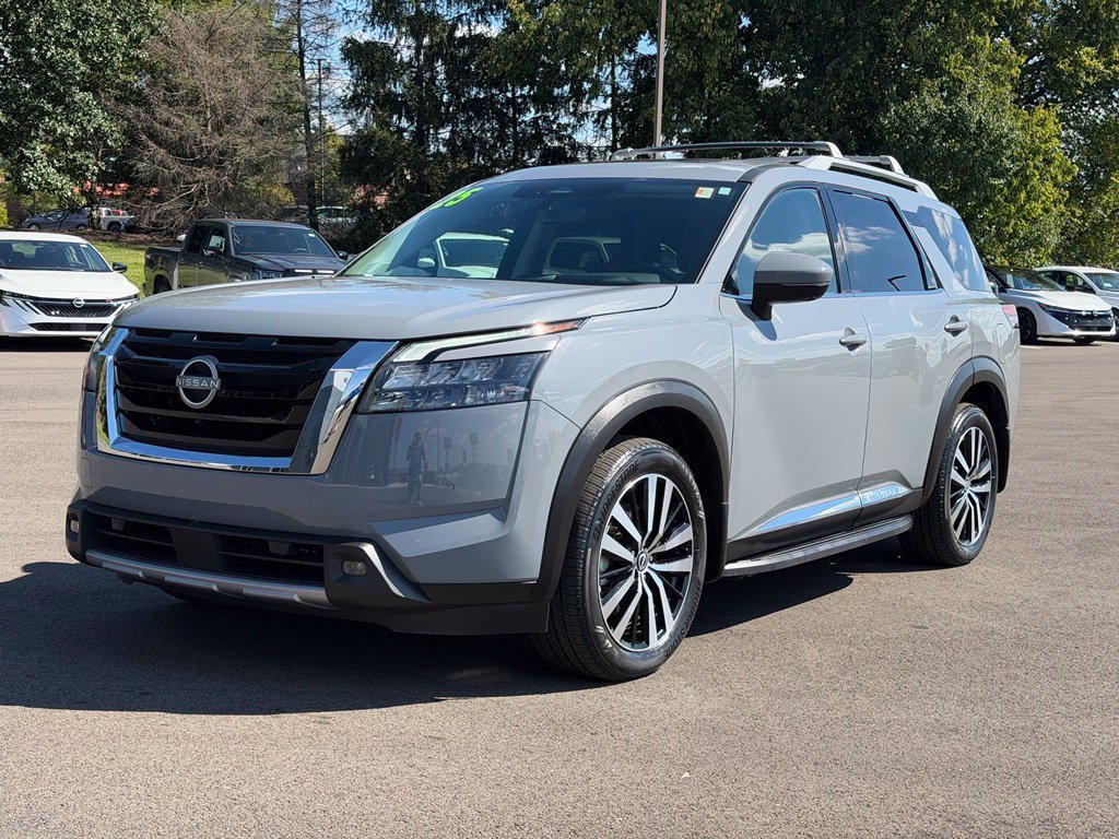 Certified 2025 Nissan Pathfinder Platinum w/ Lighting Package (N93) AWD/4WD image 2