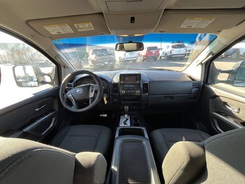 Used 2015 Nissan Titan S image 31