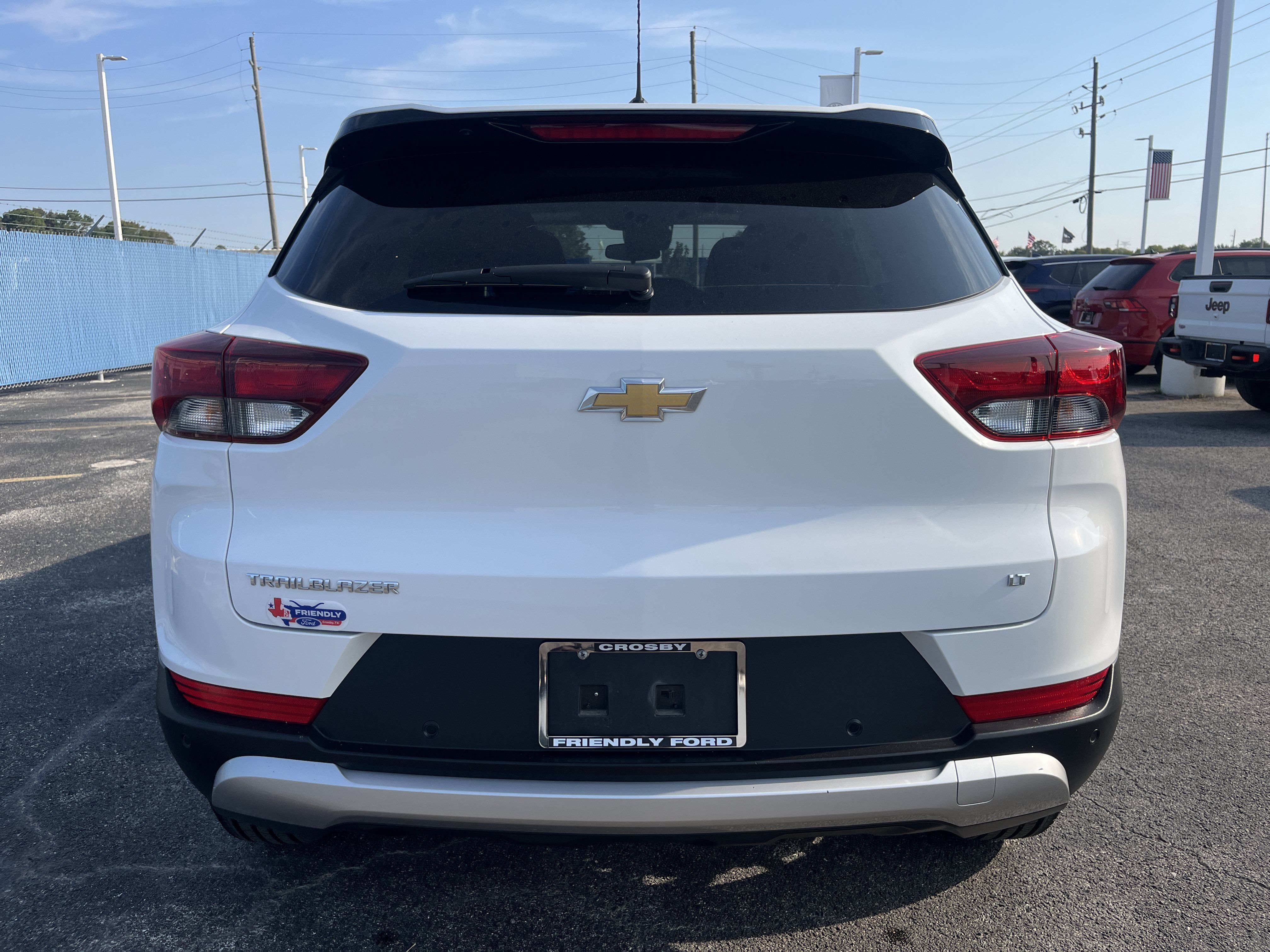 Used 2025 Chevrolet TrailBlazer LT w/ Driver Confidence Package FWD image 3