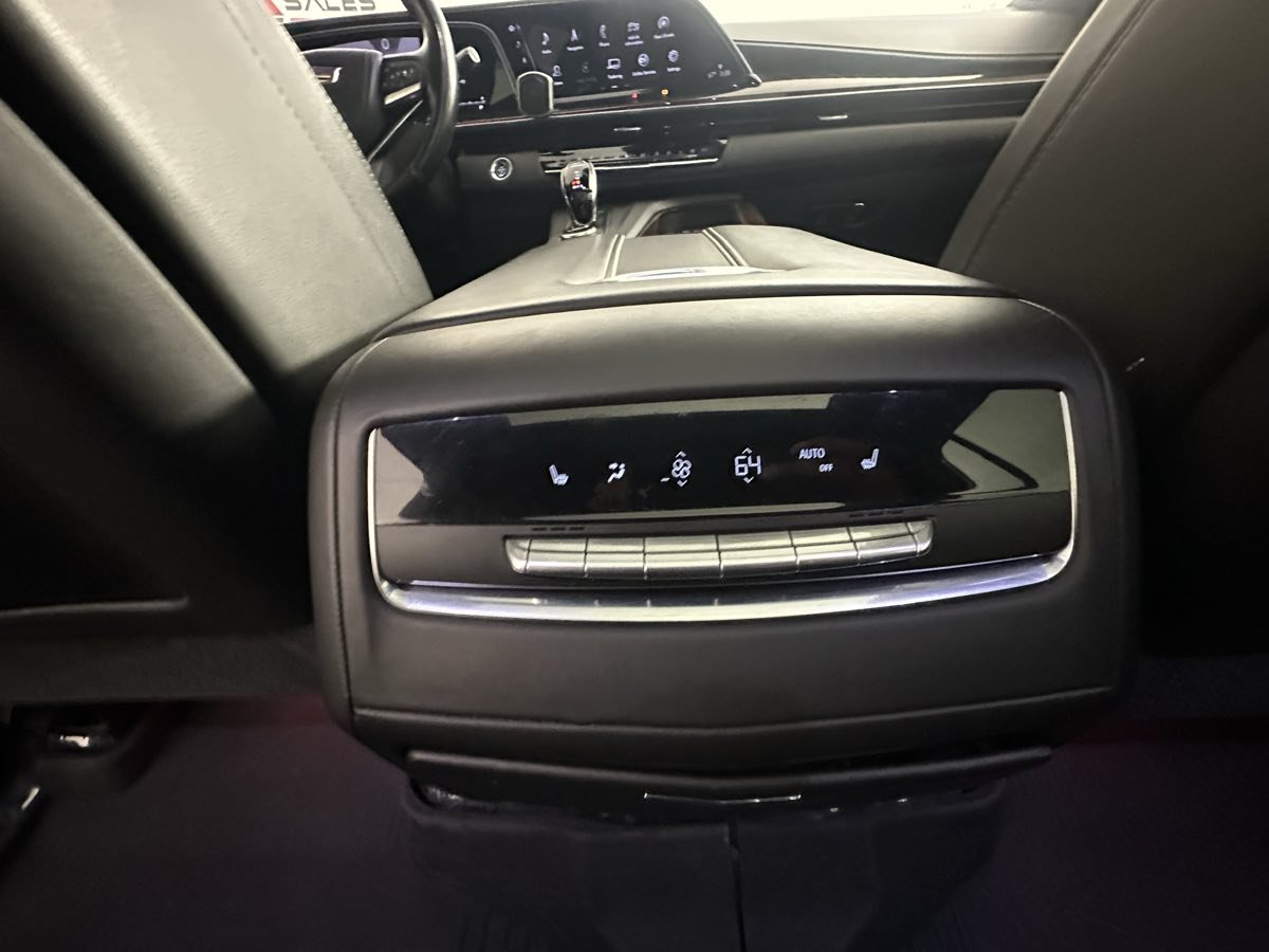 Used 2021 Cadillac Escalade ESV Sport Platinum w/ LPO, ONYX Package AWD/4WD image 31