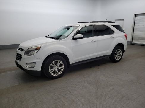 Used 2017 Chevrolet Equinox LT w/ Convenience Package image 2